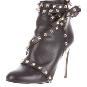 Authentic Valentino Rockstud Bootie with bow